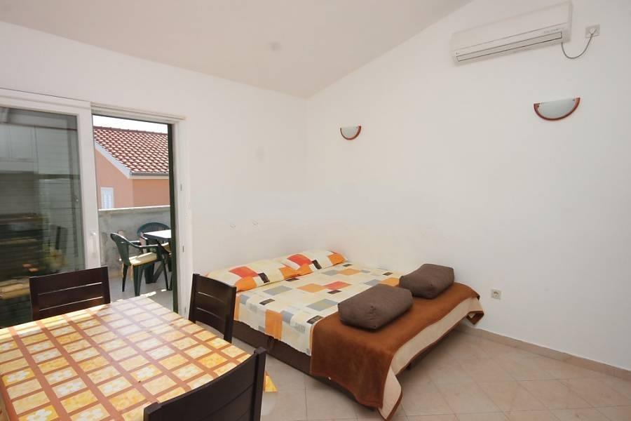 Apartments Pasman Banj Rum bild