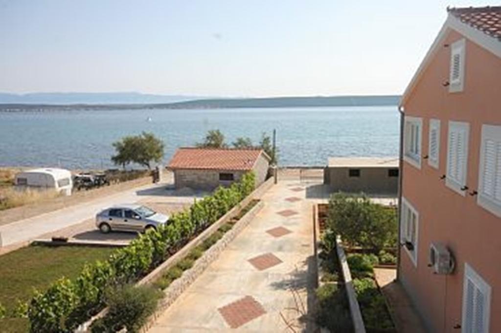 Apartments Pasman Banj Rum bild
